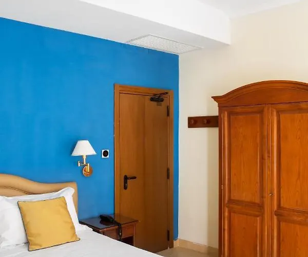 酒店 迪斯帕格纳广场酒店 3*