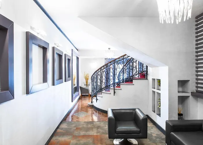 迪斯帕格纳广场酒店 3*