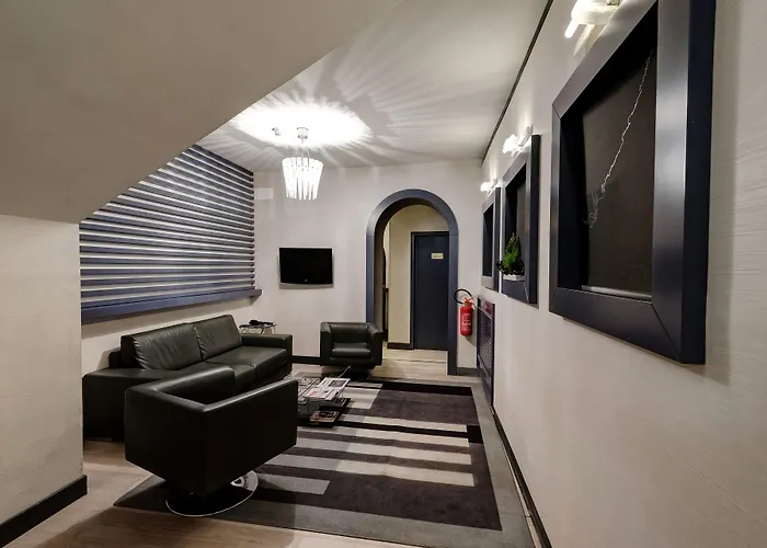 迪斯帕格纳广场酒店 3*