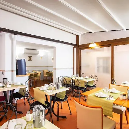 Hotel Piazza Di Spagna Řím