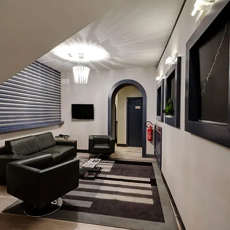 Piazza Di Spagna 3*