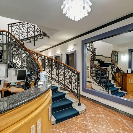 Piazza Di Spagna Otel Roma