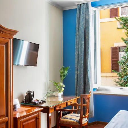 Otel Piazza Di Spagna 3*