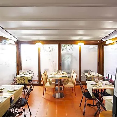 Piazza Di Spagna Hotel