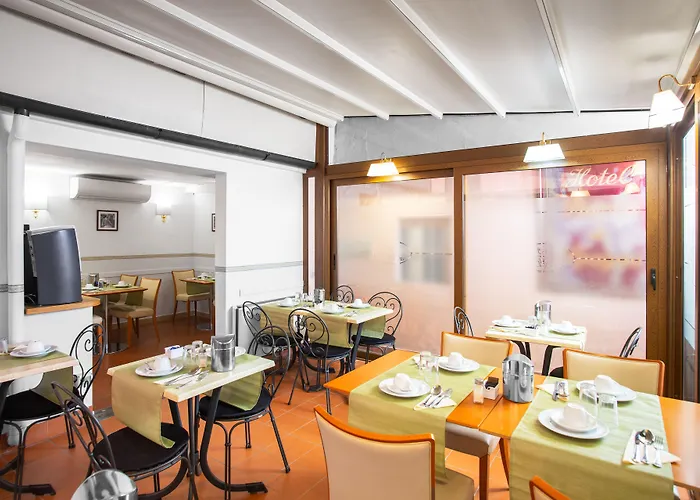 Piazza Di Spagna Hotel