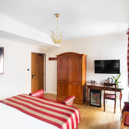 מלון Piazza Di Spagna 3*