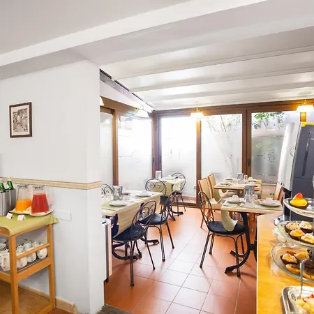 Piazza Di Spagna 3* רומא