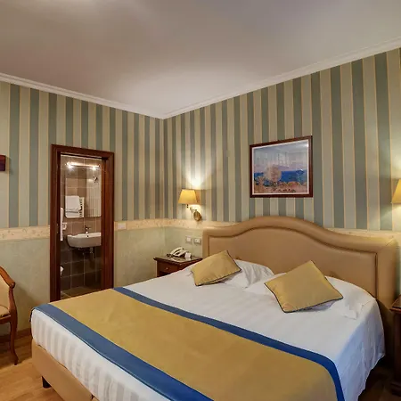 מלון Piazza Di Spagna 3*