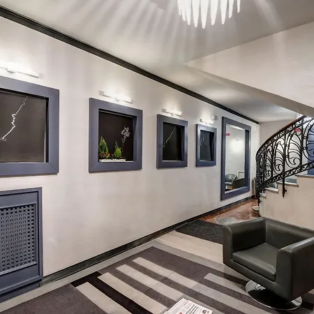 ピアッツァ ディ スパーニャ 3* ローマ